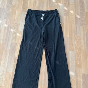 Vuori Halo Essential Wide leg Pants